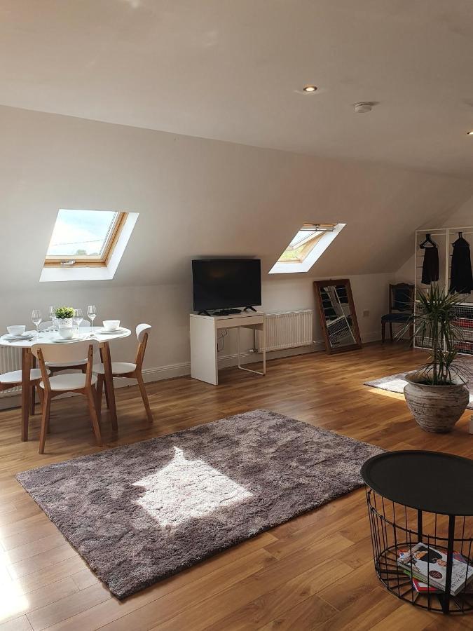 Captivating 1-Bed Apartment In Cloyne Cork Exterior photo